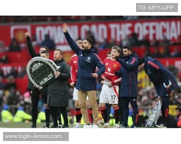 曼联与纽卡素对决精彩回顾球迷热议比赛亮点与精彩瞬间